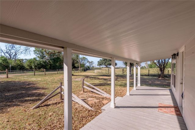 1002 Fm 233, Apple Springs, TX 75926