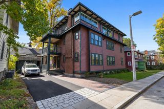 32 Goodrich Rd 1, Boston, MA 02130