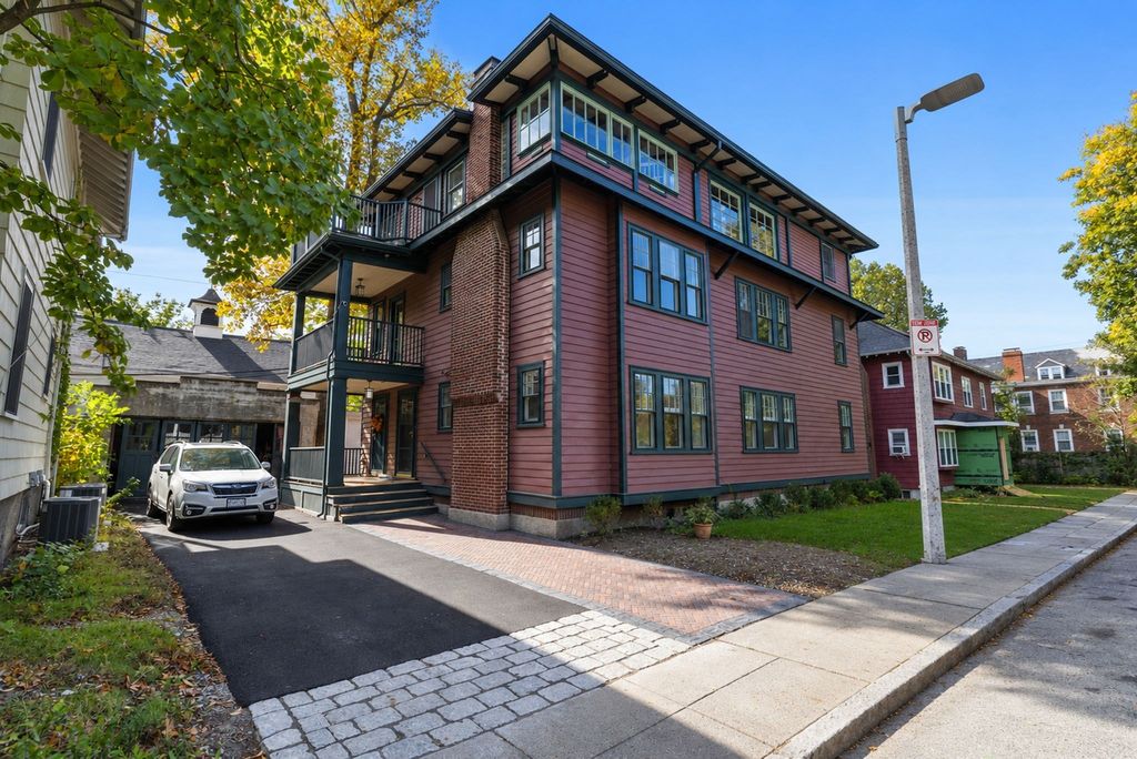 32 Goodrich Rd 1, Boston, MA 02130