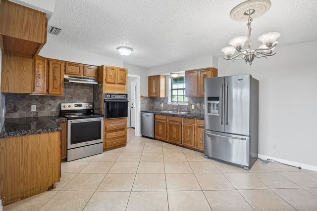 190 Rs County Road 4330, Point, TX 75472