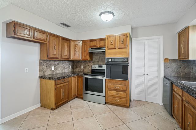 190 Rs County Road 4330, Point, TX 75472