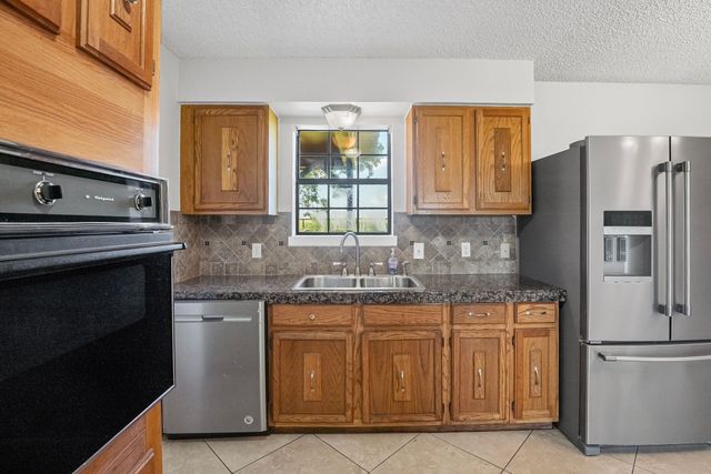 190 Rs County Road 4330, Point, TX 75472