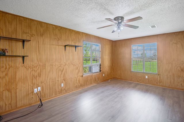 190 Rs County Road 4330, Point, TX 75472