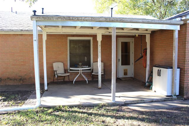 308 W Live Oak Street, Dublin, TX 76446