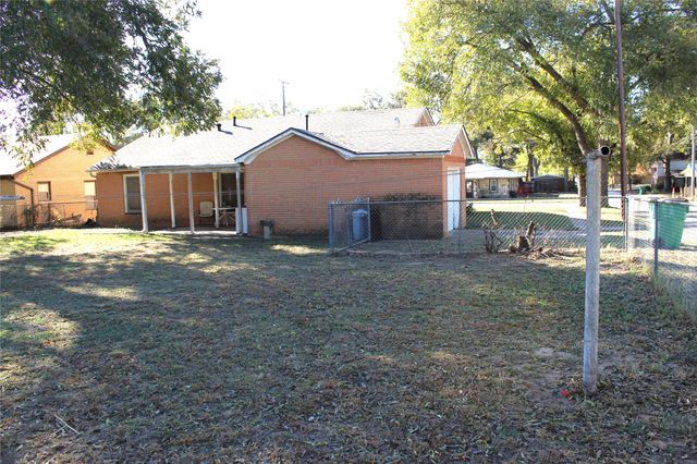 308 W Live Oak Street, Dublin, TX 76446
