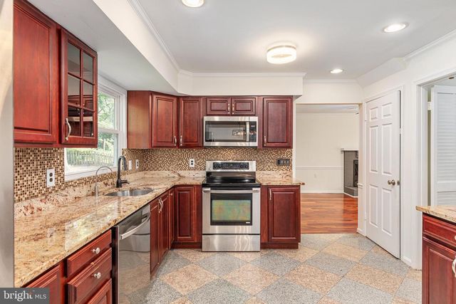12877 VALLEYWOOD DR, Woodbridge, VA 22192
