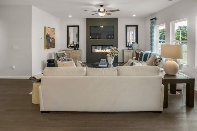 1362 English Oak Drive, Clarksville, TN 37043