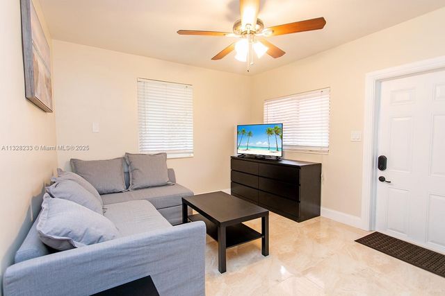 809 S 17th Ave, Hollywood, FL 33020