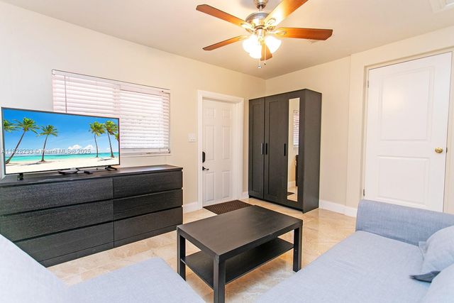 809 S 17th Ave, Hollywood, FL 33020
