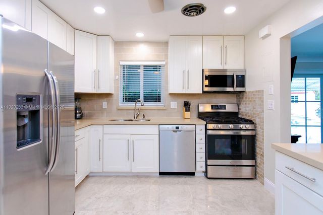 809 S 17th Ave, Hollywood, FL 33020