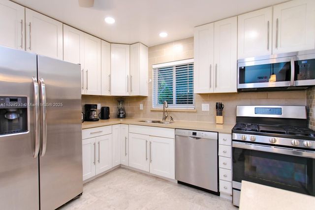 809 S 17th Ave, Hollywood, FL 33020