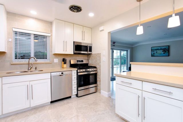809 S 17th Ave, Hollywood, FL 33020