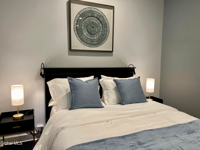 5 Spring APT 101, Saratoga Springs, NY 12866