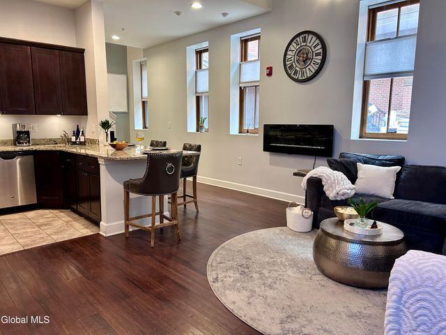 5 Spring APT 101, Saratoga Springs, NY 12866