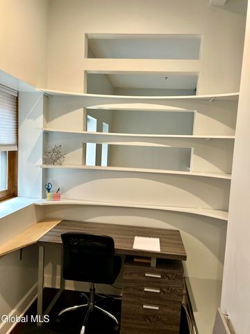 5 Spring APT 101, Saratoga Springs, NY 12866