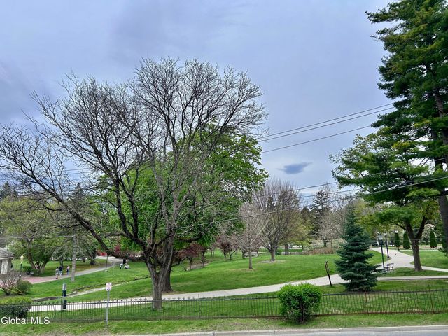 5 Spring APT 101, Saratoga Springs, NY 12866