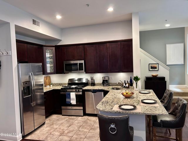 5 Spring APT 101, Saratoga Springs, NY 12866