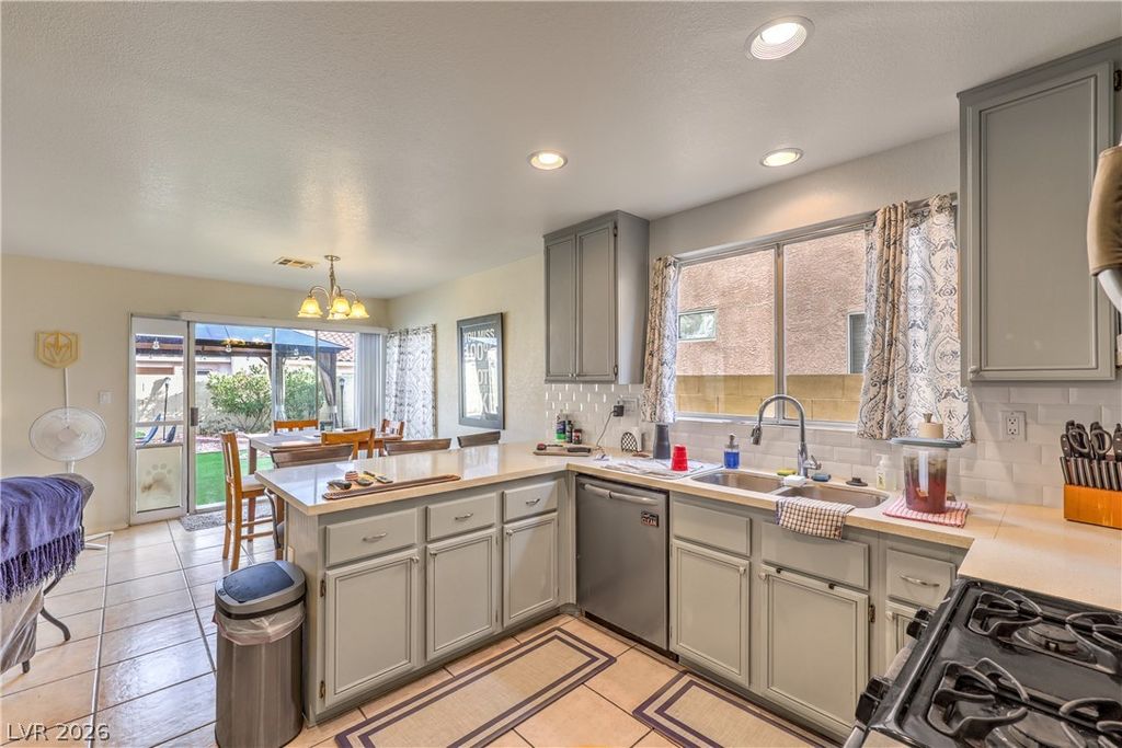 1527 Council Bluff Lane, North Las Vegas, NV 89031 — photo 4