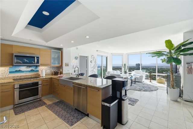 322 Karen Avenue 1802, Las Vegas, NV 89109
