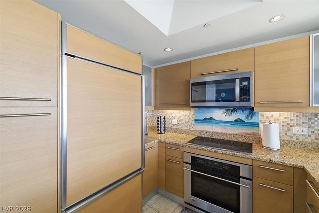 322 Karen Avenue 1802, Las Vegas, NV 89109