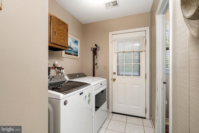 8 HERITAGE WAY, Lawrence Township, NJ 08648