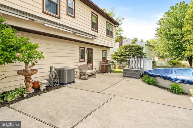 8 HERITAGE WAY, Lawrence Township, NJ 08648