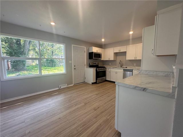 11217 Bristol Terrace, Kansas City, MO 64134