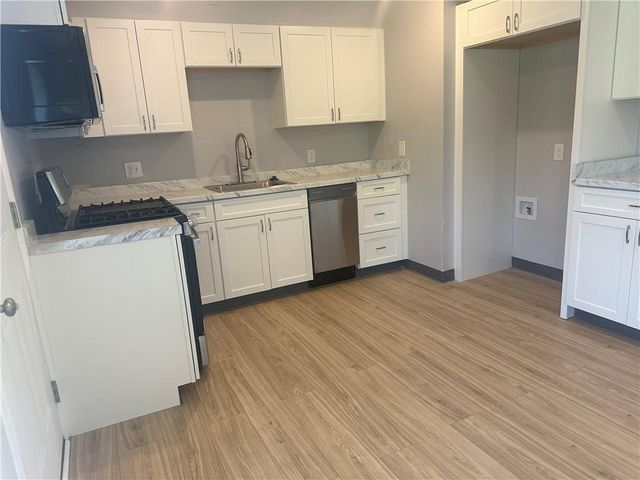 11217 Bristol Terrace, Kansas City, MO 64134