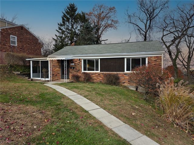 1494 Blossom Hill Rd, Castle Shannon, PA 15234