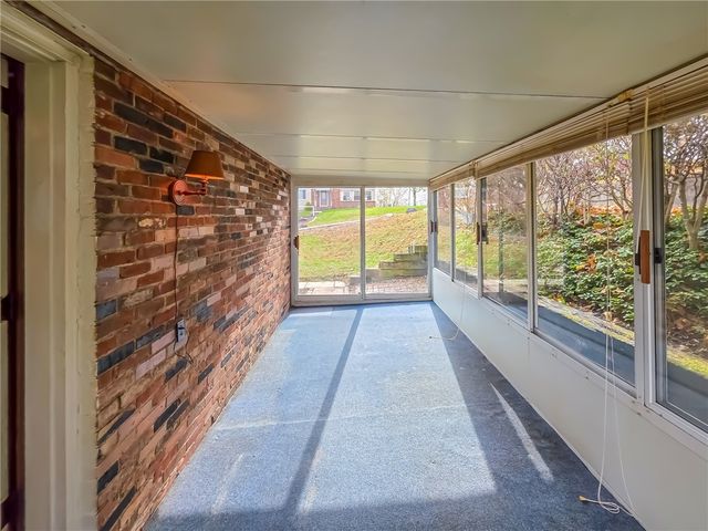 1494 Blossom Hill Rd, Castle Shannon, PA 15234