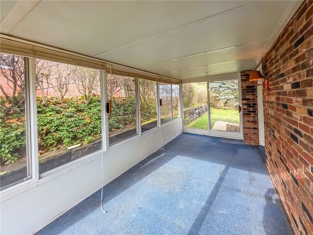 1494 Blossom Hill Rd, Castle Shannon, PA 15234