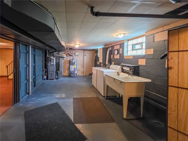 1494 Blossom Hill Rd, Castle Shannon, PA 15234