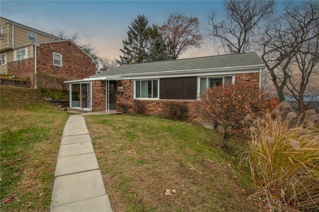 1494 Blossom Hill Rd, Castle Shannon, PA 15234