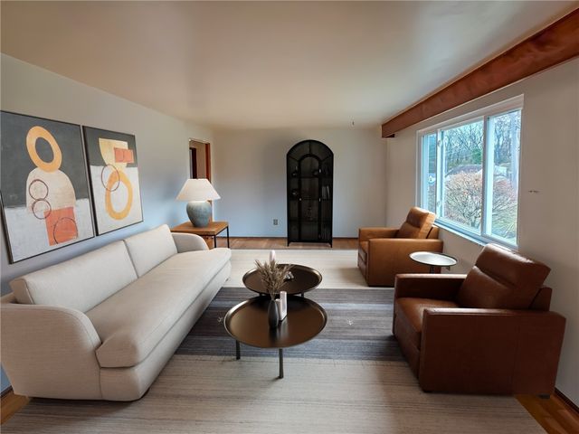 1494 Blossom Hill Rd, Castle Shannon, PA 15234