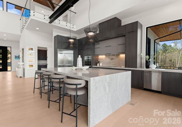 6000 Midsomer Road, Charlotte, NC 28214