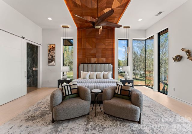 6000 Midsomer Road, Charlotte, NC 28214