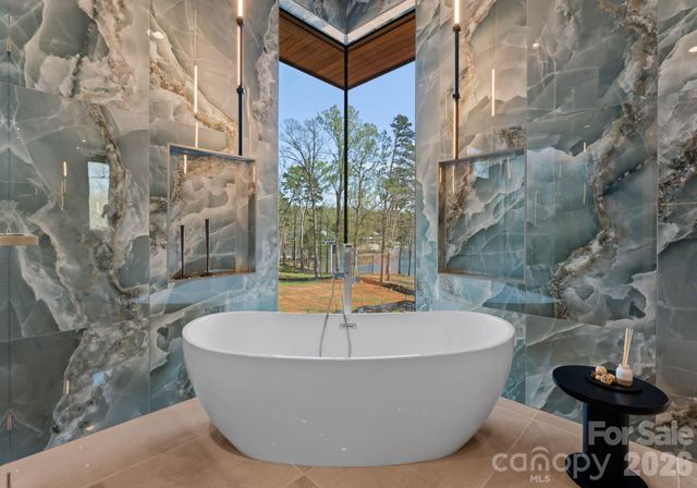 6000 Midsomer Road, Charlotte, NC 28214