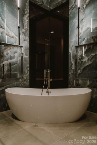 6000 Midsomer Road, Charlotte, NC 28214