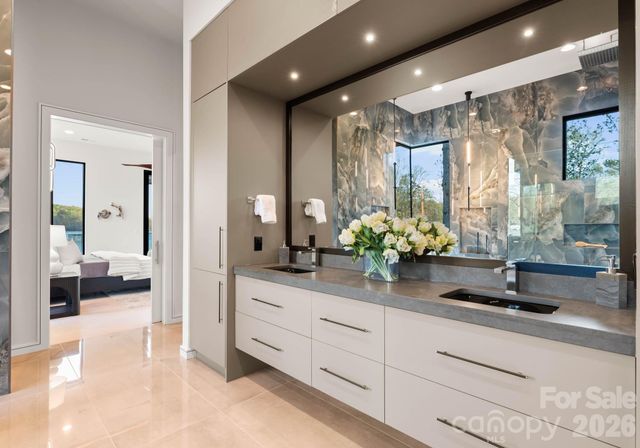 6000 Midsomer Road, Charlotte, NC 28214