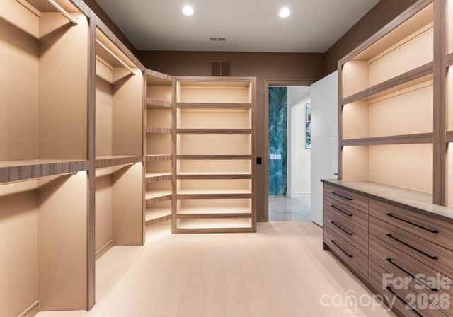 6000 Midsomer Road, Charlotte, NC 28214