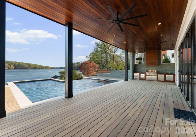 6000 Midsomer Road, Charlotte, NC 28214