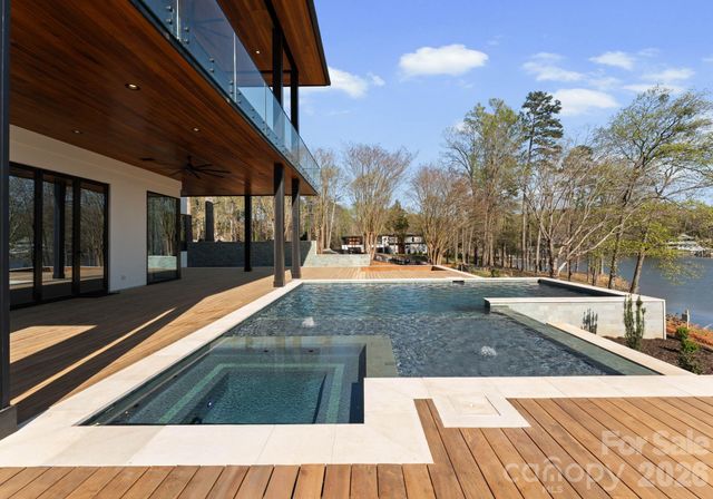 6000 Midsomer Road, Charlotte, NC 28214