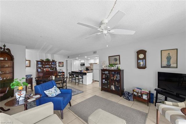 256 Palm DR # 1, Naples, FL 34112