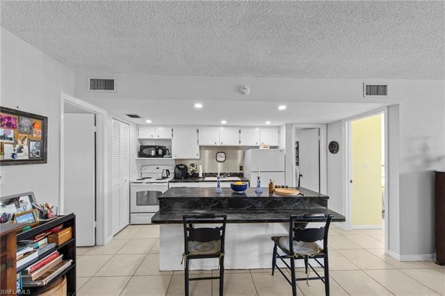 256 Palm DR # 1, Naples, FL 34112