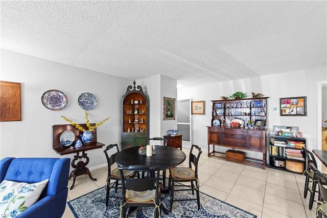 256 Palm DR # 1, Naples, FL 34112