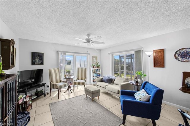 256 Palm DR # 1, Naples, FL 34112