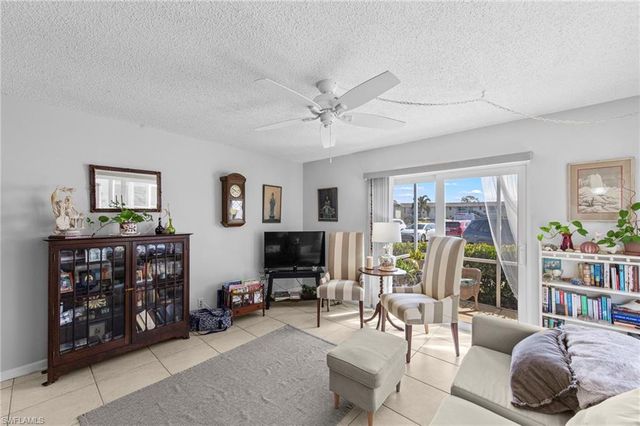 256 Palm DR # 1, Naples, FL 34112