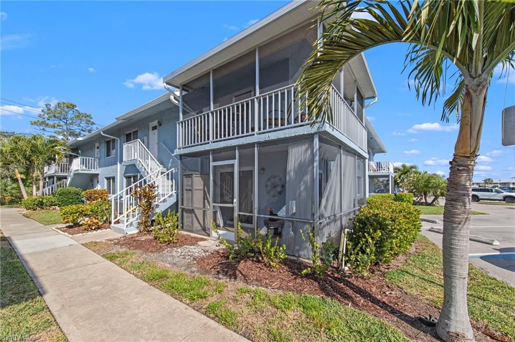 256 Palm DR 1, NAPLES, FL 34112 — photo 4