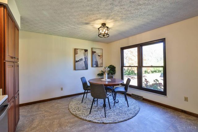 7889 Ironwood Way, Beckett Ridge, OH 45069