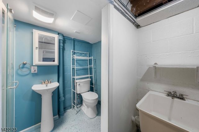 612 Laurel Ave, Roselle Park Boro, NJ 07204